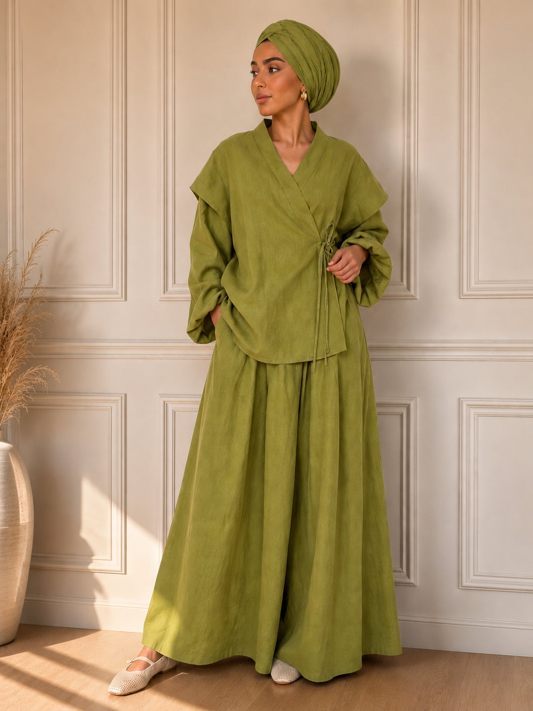 Ensemble jupe et haut croisé en lin vert olive – Maison Tasnim